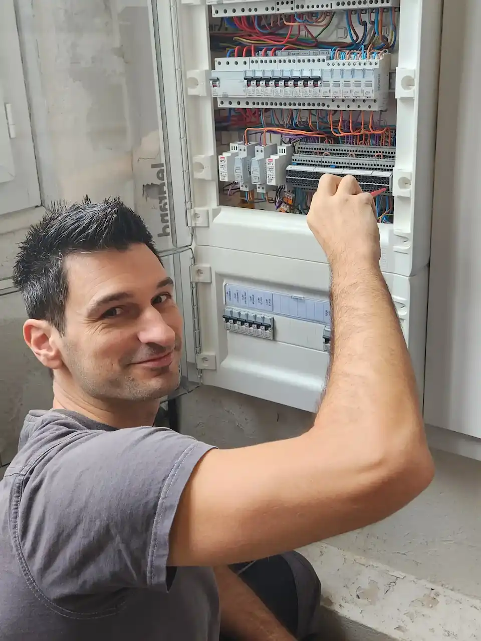 Artisan électricien