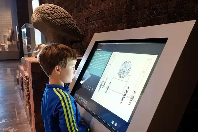 Borne interactive musée